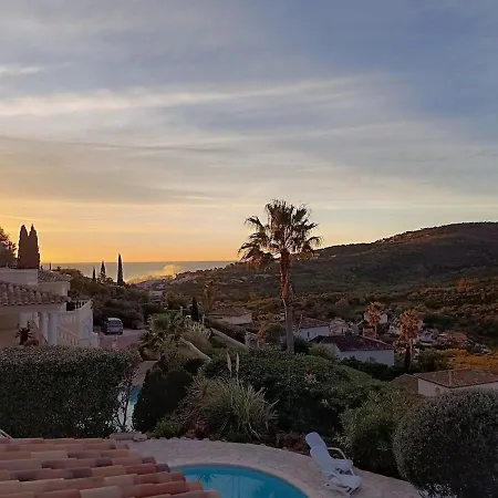 With Pool And View * Roquebrune-sur-Argens